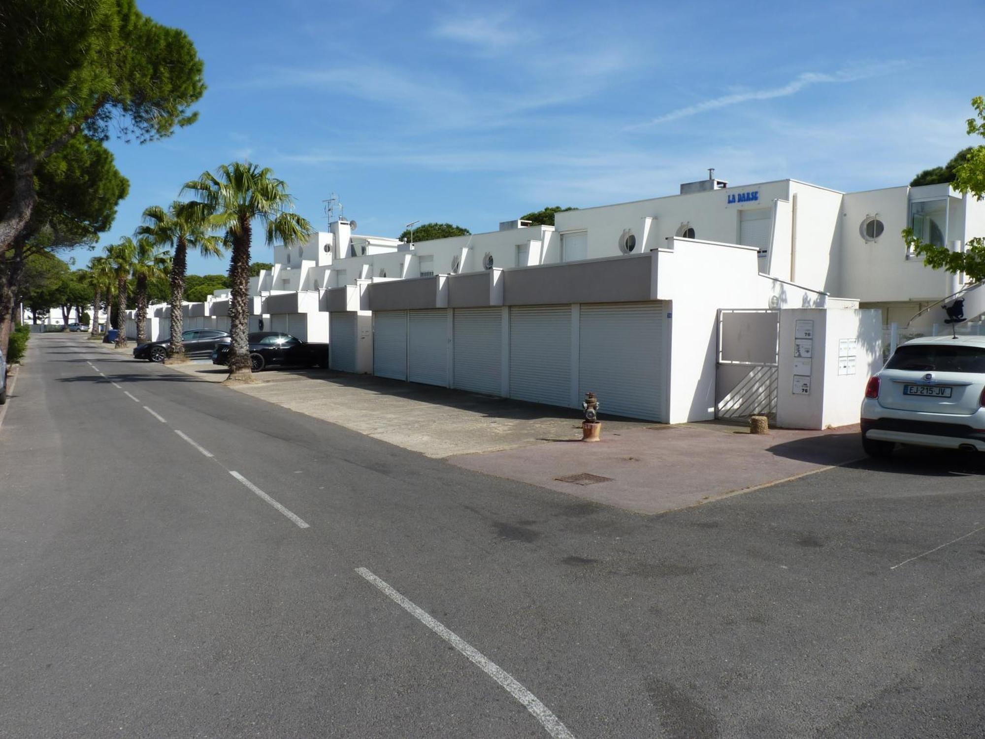 Sol-Y-Days Darse, Superbe Appartement De Type Marina Avec Belle Terrasse Vue Port De Plaisance Le Grau-du-Roi Bagian luar foto